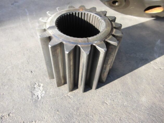 VOLVO   A35  11102678 - TAPA DE REDUCCIÓN DELANTERA - Imagen 5