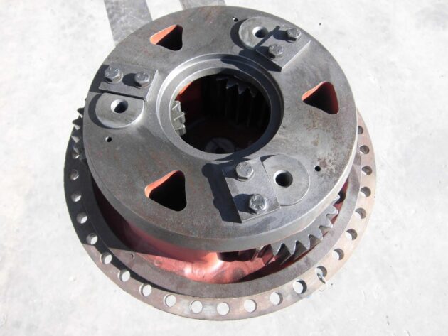 VOLVO  A40  11102679 - TAPA REDUCTORA DEL EJE INTERMEDIARIO - Imagen 3