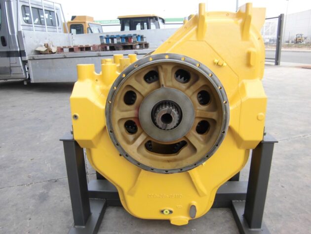 KOMATSU  PC750SE6K - 209-38-00030 - TRANSFER GEAR BOX - Image 5