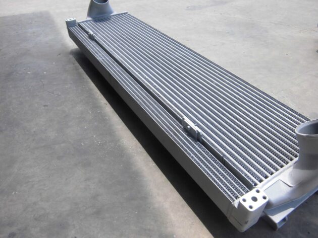 LIEBHERR  R944CHDSL LITRONIC  10300993 - RADIADOR DE CAJA DE TRANSFERENCIAS - Imagen 2