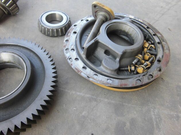 CATERPILLAR  826G   - PIÑONES DE CONVERTIDOR - Imagen 4
