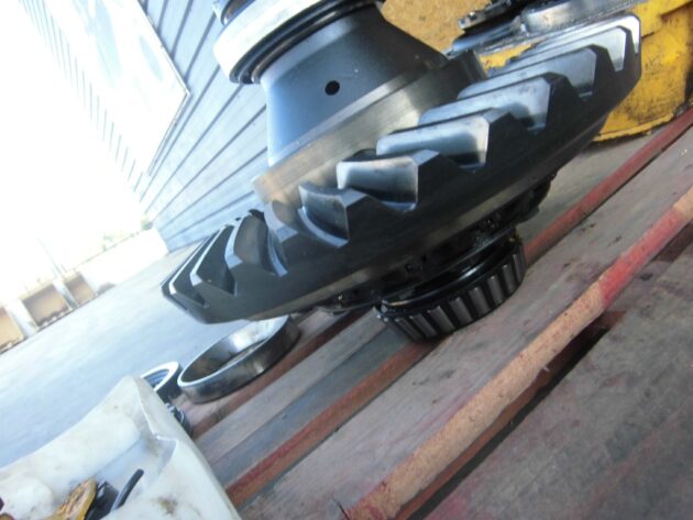 VOLVO  A35  4870419 - PIÑÓN Y CORONA CON CAJA DE SATÉLITES SIN CARCASA DEL DIFERENCIAL INTERMEDIARIO - Imagen 3