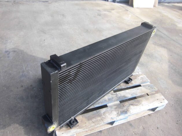 LIEBHERR  R944HDS LITRONIC  7028984 - RADIADOR DE ACEITE - Imagen 4