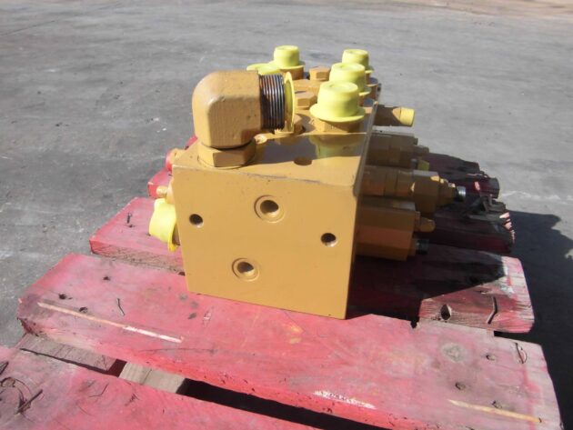 CATERPILLAR  924G  209-0270 - DISTRIBUIDOR DE PALA - Imagen 3
