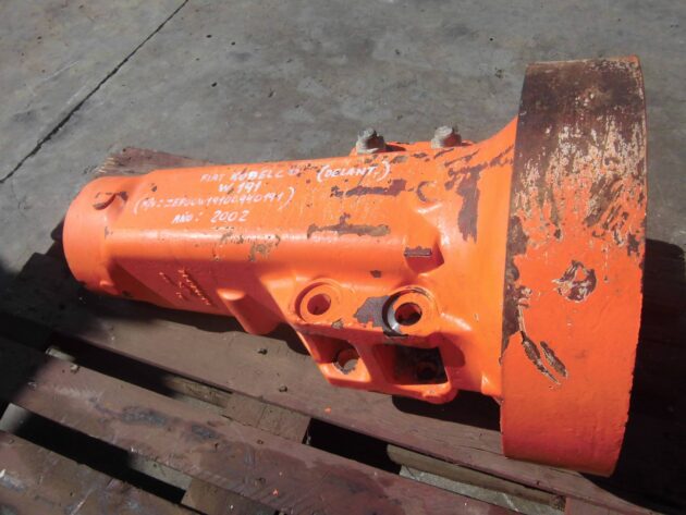 FIAT KOBELCO  W191   - MANGÓN DELANTERO SIN CORONA