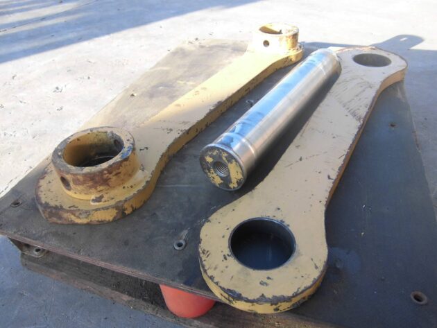 CATERPILLAR  320L  087-5802 - BIELA PARALELA DE CAZO - Imagen 4