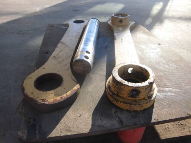 CATERPILLAR  320L  087-5802 - BIELA PARALELA DE CAZO - Imagen 6