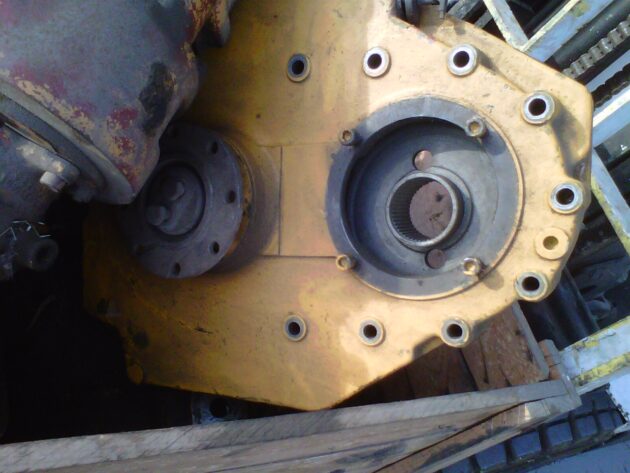 LIEBHERR   L541  5715716 - 5006017 - CAJA DE TRANSFERENCIAS Y MOTOR DE TRANSLACIÓN - Imagen 2