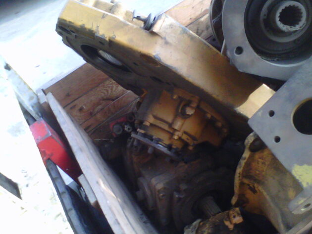 LIEBHERR   L541  5715716 - 5006017 - CAJA DE TRANSFERENCIAS Y MOTOR DE TRANSLACIÓN - Imagen 3