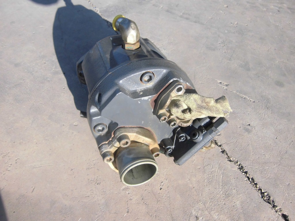 BELL B30D - - MAIN HYDRAULIC PUMP - Image 4