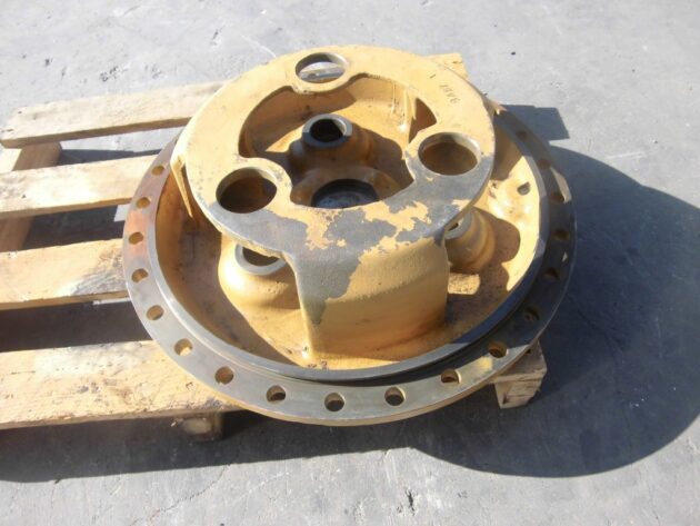 CATERPILLAR  D5H  8G-4567 - TAPA REDUCTORA SIN PIÑONES - Imagen 2