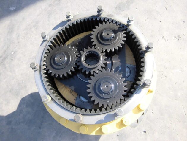 KOMATSU PC350LC-8 -  - SWING GEAR - Image 4