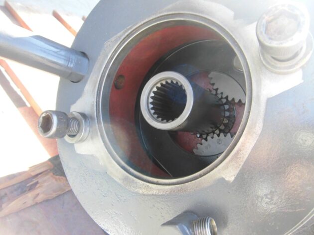 LIEBHERR  R914HDSL LITRONIC  9443940 - REDUCTOR DE GIRO SAT 250/231 - Imagen 6