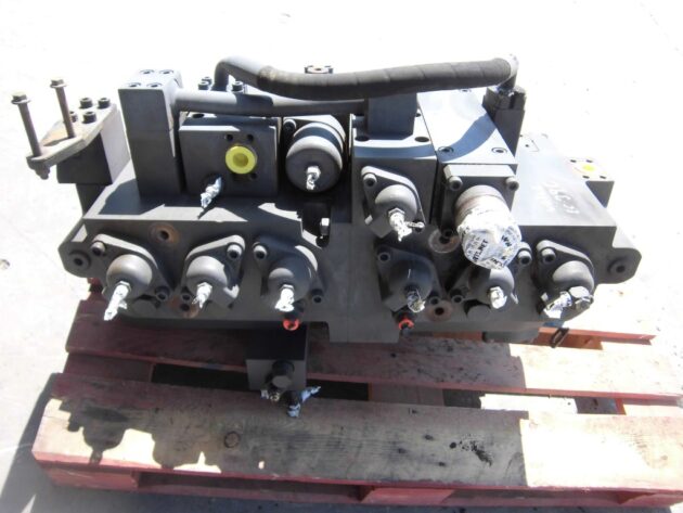 VOLVO  EC390  14344261 - DISTRIBUIDOR PRINCIPAL - Imagen 4