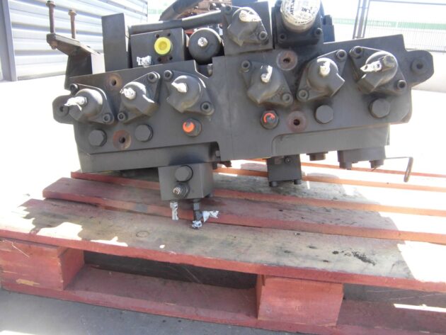 VOLVO  EC390  14344261 - DISTRIBUIDOR PRINCIPAL - Imagen 5