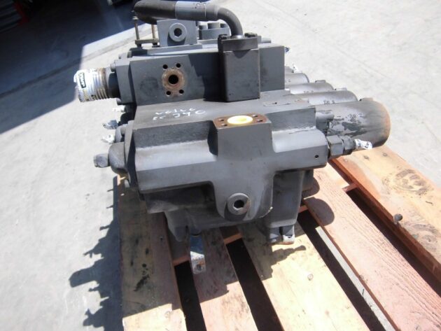 VOLVO  EC390  14344261 - DISTRIBUIDOR PRINCIPAL - Imagen 6