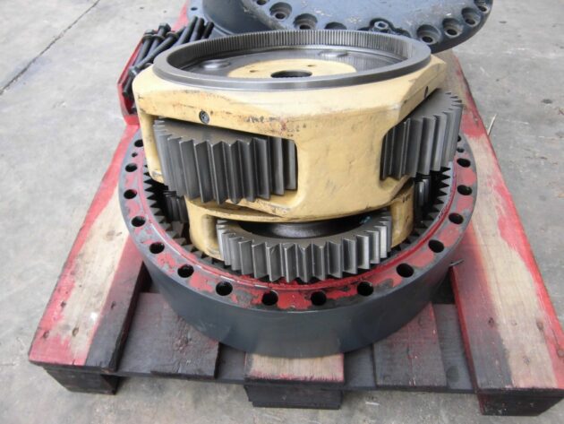 KOMATSU PC450-6K - 208-27-00152 - FINAL DRIVE - Image 3