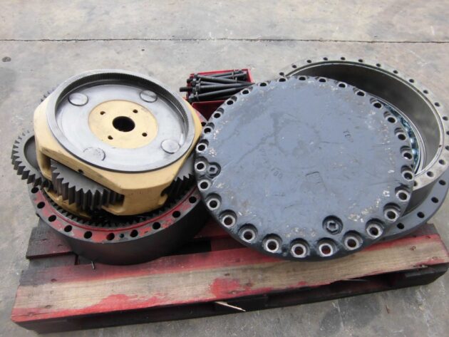 KOMATSU PC450-6K - 208-27-00152 - FINAL DRIVE - Image 5