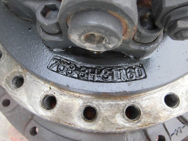 KOMATSU PC340NLC-6K - 207-27-00160      - FINAL DRIVE - TRAVEL MOTOR - Image 2