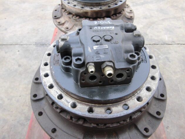 KOMATSU PC340NLC-6K - 207-27-00160      - FINAL DRIVE - TRAVEL MOTOR - Image 6
