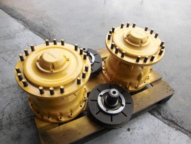 VOLVO  L120E  11168129 - REDUCCIÓN TRASERA - Imagen 7