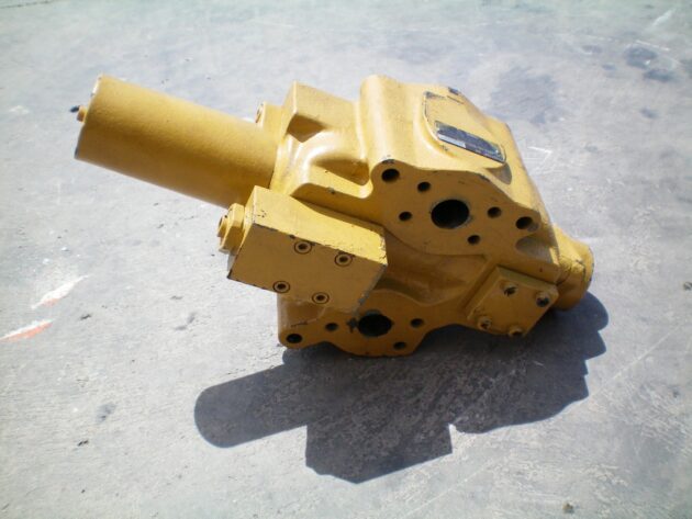 LIEBHERR   R912 LITRONIC  00557320 - DISTRIBUIDOR DE MARTILLO - Imagen 3