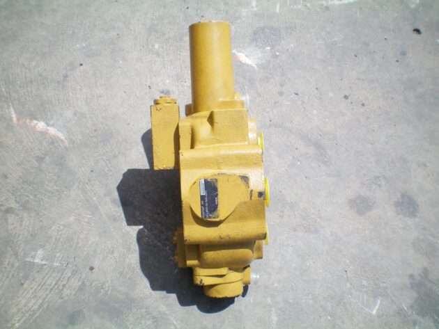 LIEBHERR   R912 LITRONIC  00557320 - DISTRIBUIDOR DE MARTILLO - Imagen 4