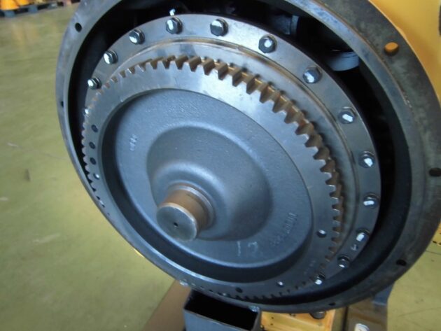 VOLVO  L70D  11037899 - CONVERTIDOR - Imagen 2