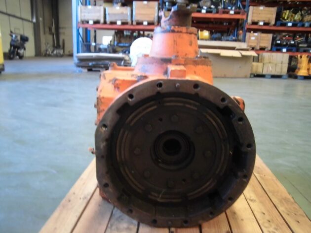 FIAT HITACHI  W130   - CARCASA CENTRAL DEL EJE DELANTERO - Imagen 4