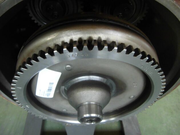 VOLVO  L90D  11036870 - CONVERTIDOR - Imagen 2