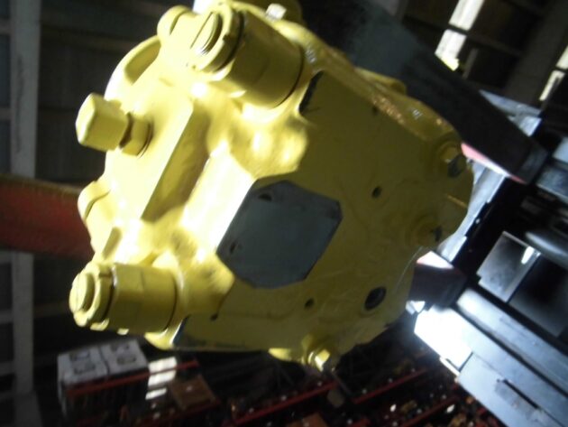 KOMATSU   PC11006  706-77-01320 - MOTOR DE GIRO - Imagen 5