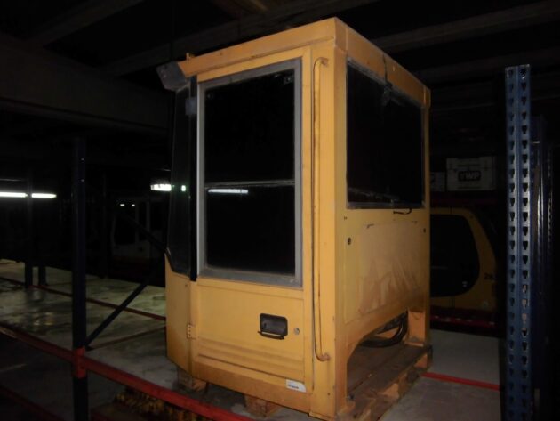 VOLVO L330C - 31705 - CABIN - Image 2