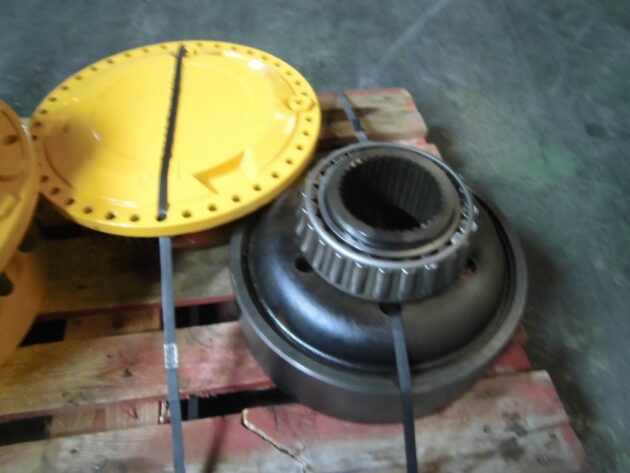 VOLVO  A40  11103195 (*) - CARDILLA DEL EJE INTERMEDIARIO