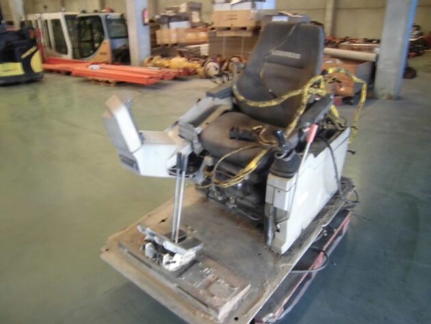 LIEBHERR  R934CHDSL LITRONIC  9879061 - CHASIS INFERIOR DE CABINA - Imagen 2