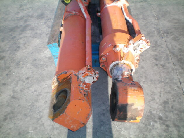 FIAT HITACHI  EX700BE  4328128 / 4218517 - BOTELLA DE ELEVACIÓN PLUMA - Imagen 2