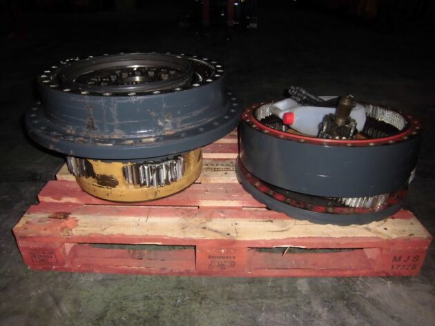KOMATSU PC600-8 -  - FINAL DRIVE - Image 3