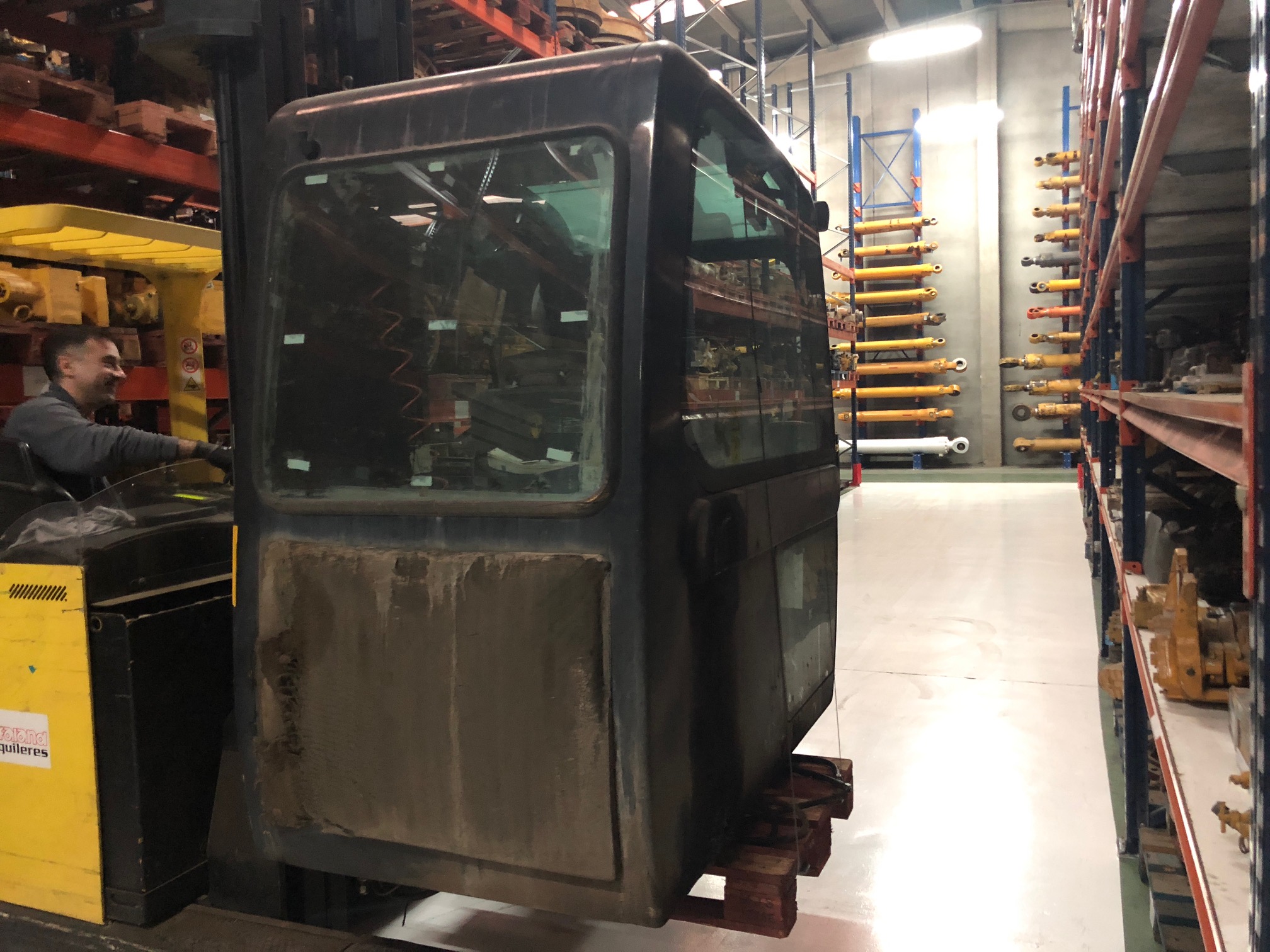 JCB JS330 - 335/01249 - CABIN - Image 4