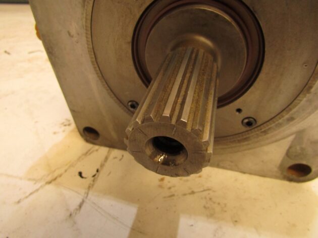 CATERPILLAR  365B-II  147-5806  - BOMBA DE GIRO - Imagen 6