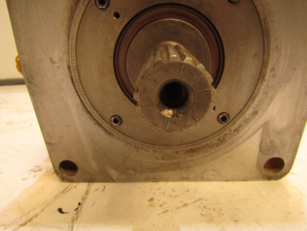 CATERPILLAR  365B-II  147-5806  - BOMBA DE GIRO - Imagen 7