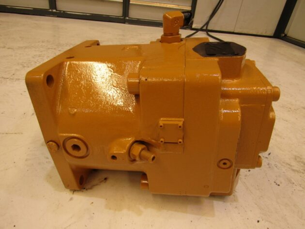 CATERPILLAR  365B-II  147-5806  - BOMBA DE GIRO