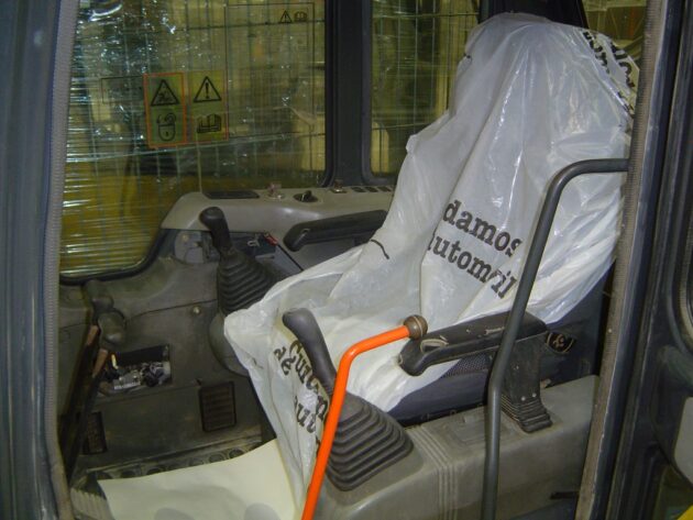 KOMATSU  PC450LC-6K   - INTERIOR DE CABINA - Imagen 4