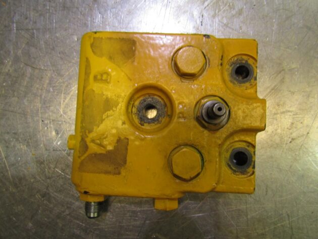 VOLVO  L50C  11701722 (*) - PLACA DE CIERRE DE DISTRIBUIDOR