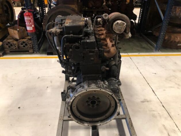 KOMATSU  WA380-5H  423-01-32101 - MOTOR TÉRMICO CUMMINS 8.3 - Imagen 2