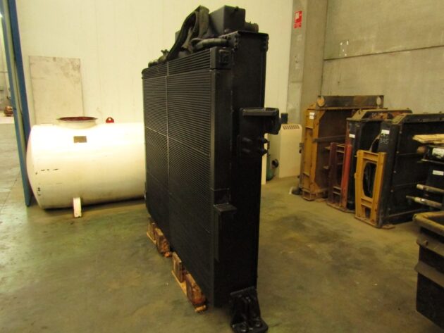 LIEBHERR  R984C LITRONIC  10000917 - RADIADOR DE AGUA - Imagen 4