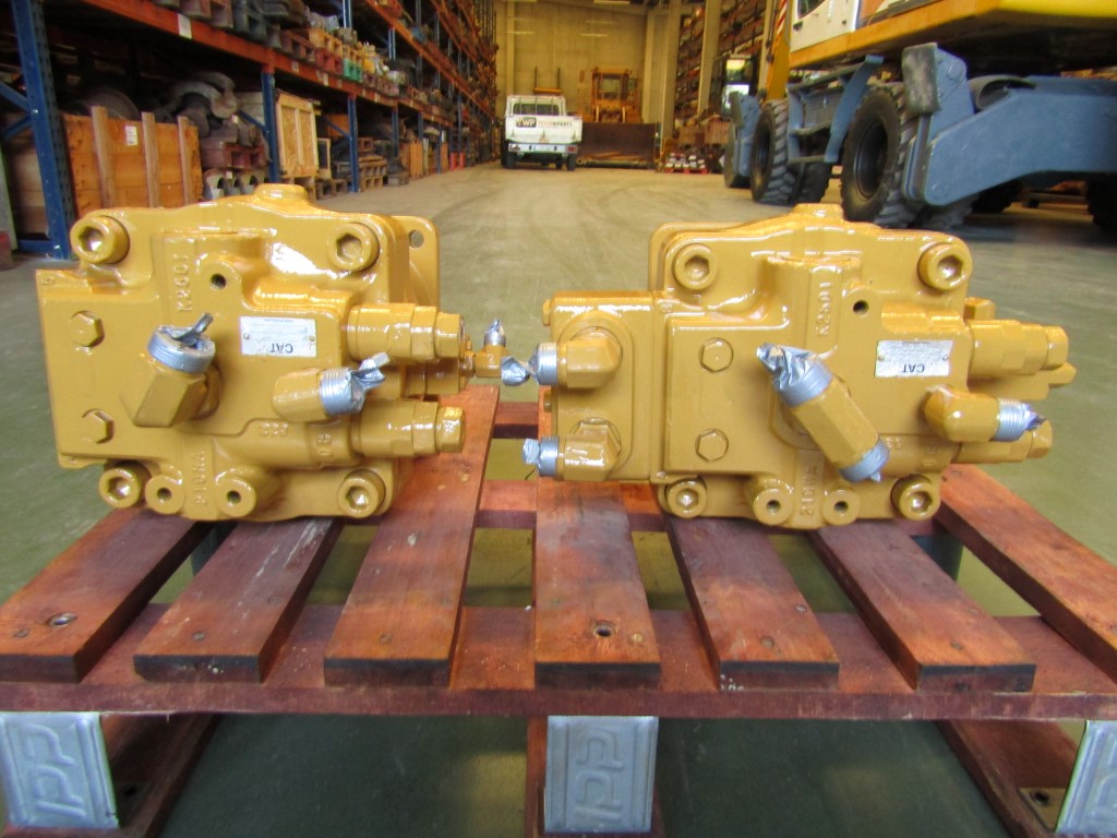 CATERPILLAR 374D 295-9434 - MOTOR DE GIRO - Imagen 2