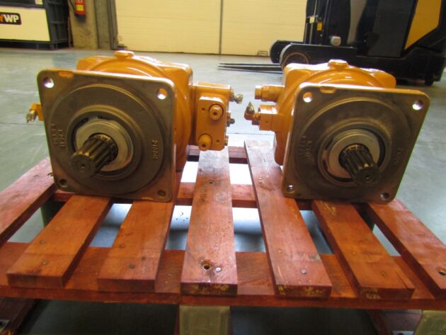 CATERPILLAR  374D  295-9434 - MOTOR DE GIRO - Imagen 4