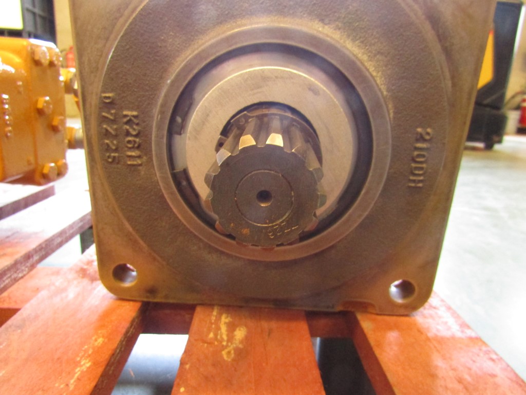 CATERPILLAR 374D 295-9434 - MOTOR DE GIRO - Imagen 7
