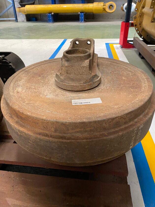 KOMATSU PC350LC-8 - 207-30-00161 - GUIDE WHEEL - Image 2