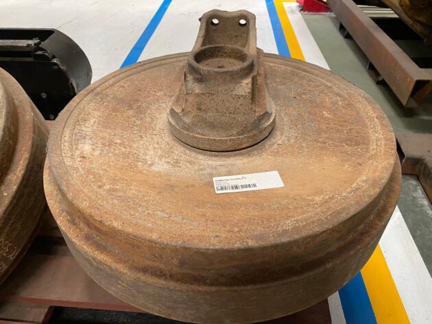 KOMATSU PC350LC-8 - 207-30-00161 - GUIDE WHEEL