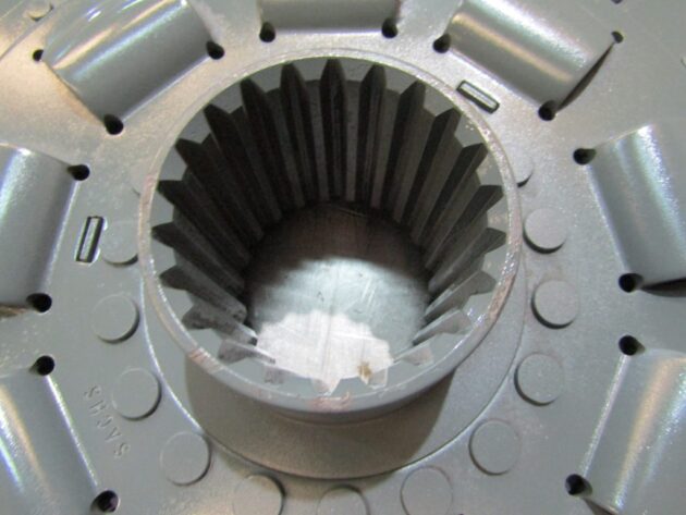 LIEBHERR  R974B LITRONIC  5610755 (*) - PLATO DE ARRASTRE DE BOMBAS - Imagen 4